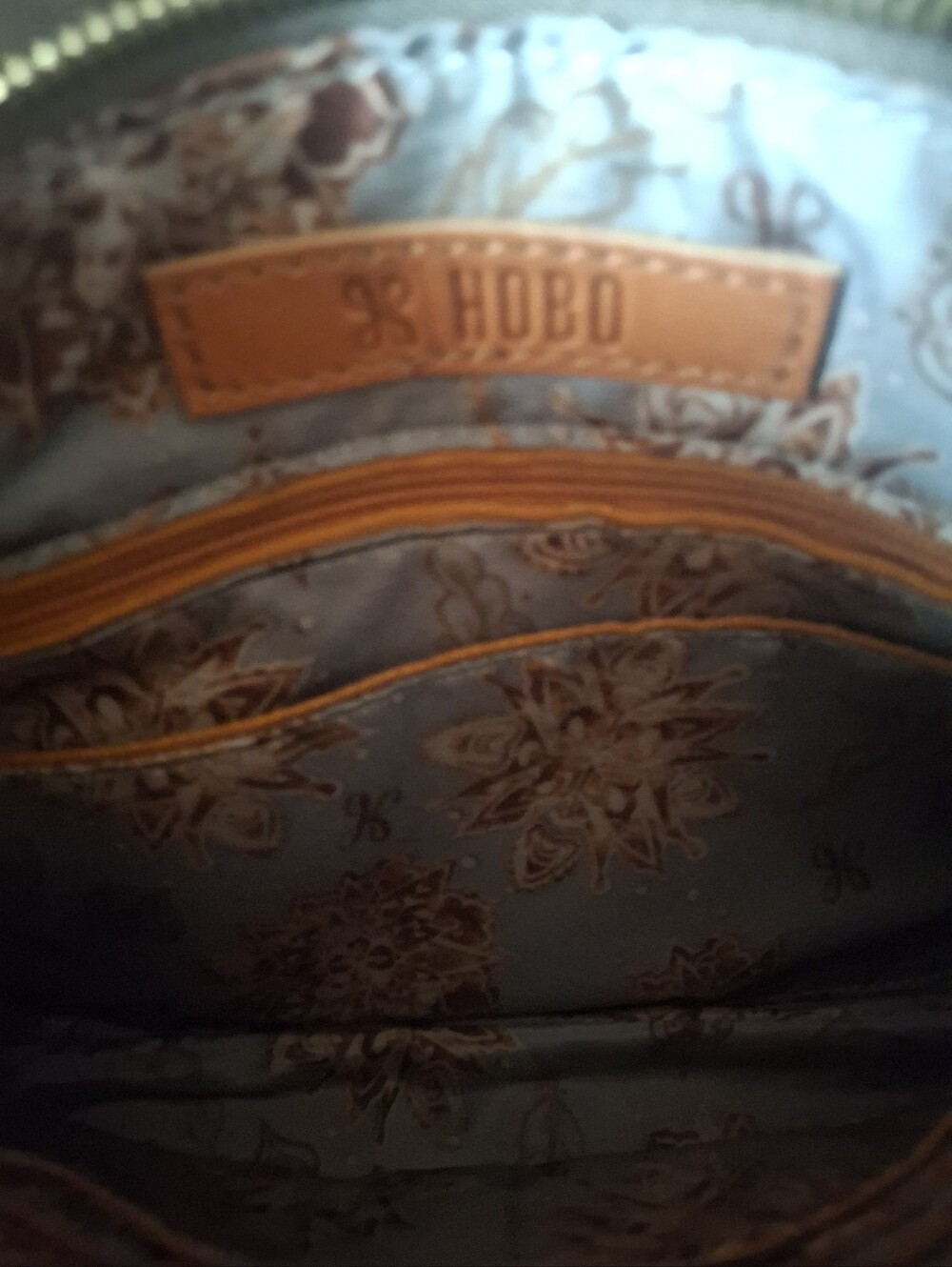 Hobo *RARE* TOPAZ Crossbody (Retired) - Picture 6 of 9